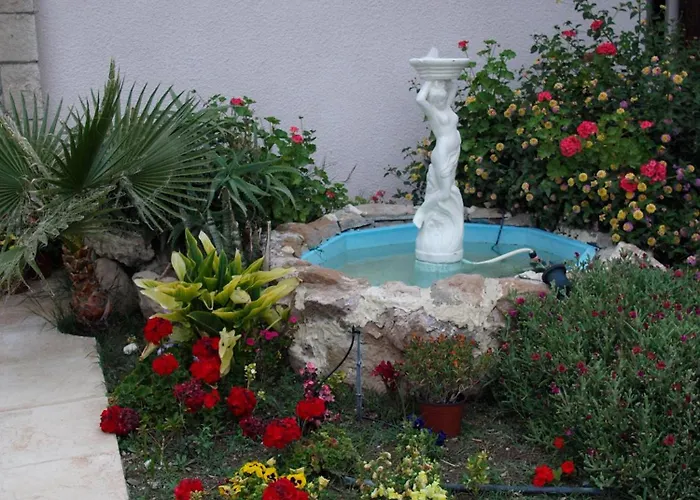 Hilltop Gardens Hotel Apartments Paphos